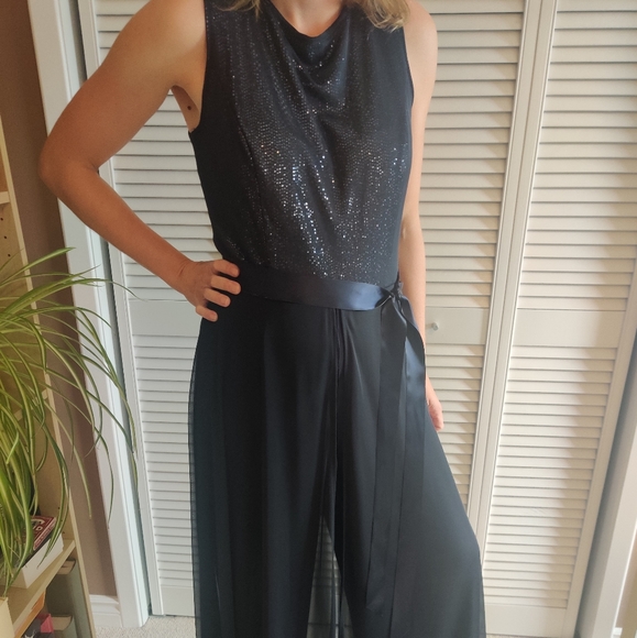 Frank Lyman Design Pants - Frank Lyman luxury navy jumpsuit from Melanie Lyne size 12